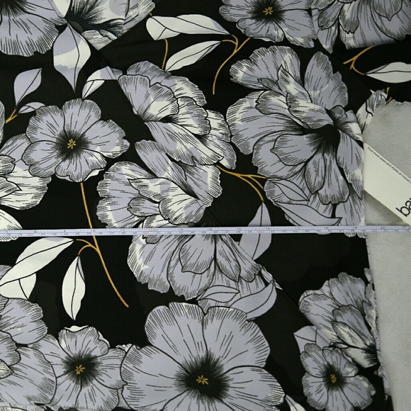 Final price Macy's wrap around style floral Top - Picture 5 of 6